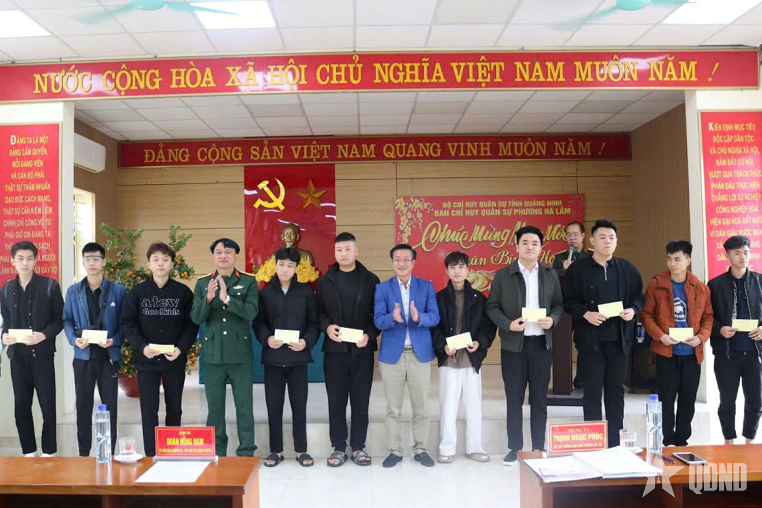 Quảng Ninh: Hội đồng Nghĩa vụ quân sự phường Hà Lầm gặp mặt công dân lên đường nhập ngũ